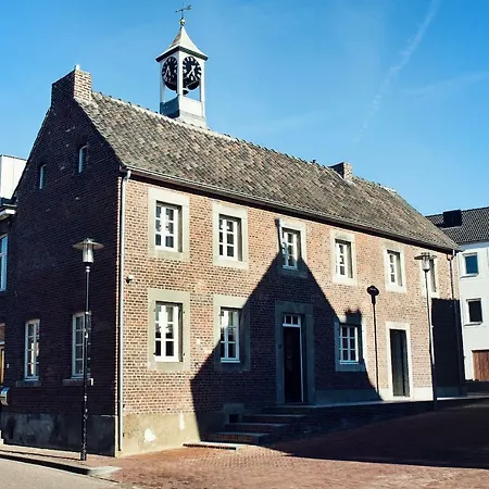 Maison Village Hotel 3*
